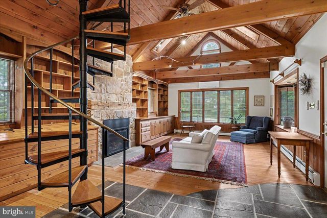 87 SMITH SCHOOL RD, Perkasie, PA 18944