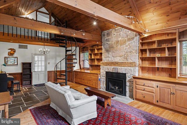 87 SMITH SCHOOL RD, Perkasie, PA 18944