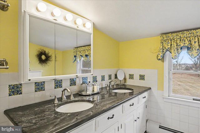 87 SMITH SCHOOL RD, Perkasie, PA 18944