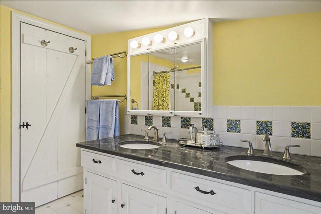 87 SMITH SCHOOL RD, Perkasie, PA 18944