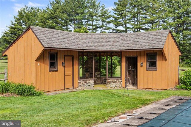 87 SMITH SCHOOL RD, Perkasie, PA 18944