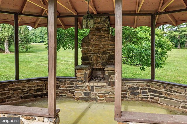 87 SMITH SCHOOL RD, Perkasie, PA 18944