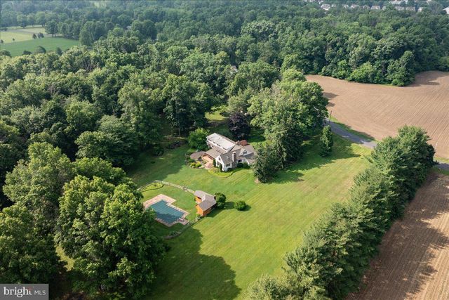 87 SMITH SCHOOL RD, Perkasie, PA 18944
