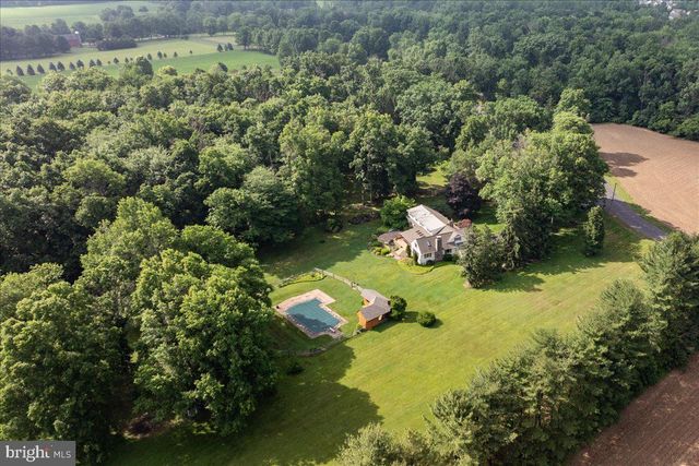 87 SMITH SCHOOL RD, Perkasie, PA 18944