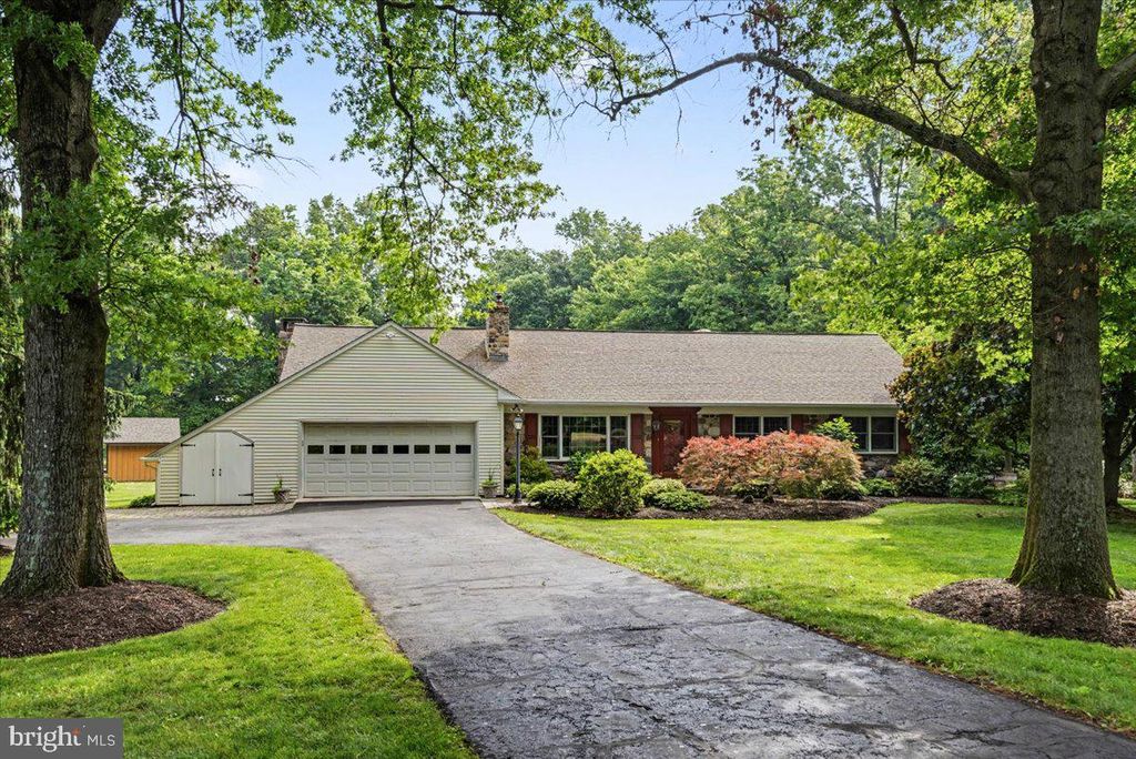 87 SMITH SCHOOL RD, Perkasie, PA 18944