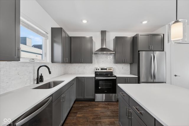 727 N Illinois Street 202, Indianapolis, IN 46204