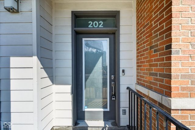 727 N Illinois Street 202, Indianapolis, IN 46204