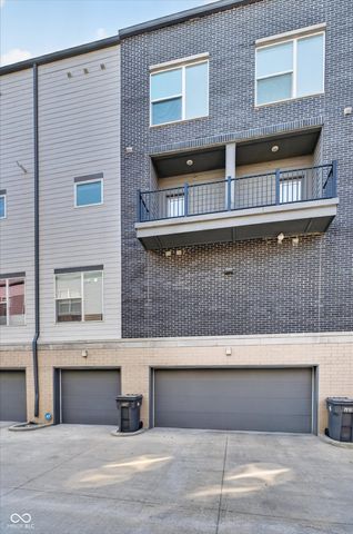 727 N Illinois Street 202, Indianapolis, IN 46204