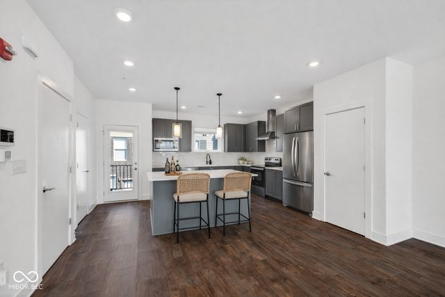 727 N Illinois Street 202, Indianapolis, IN 46204