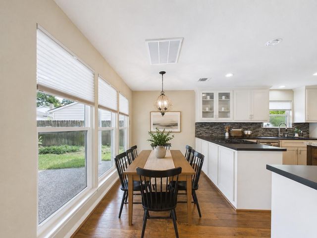 1010 Baronridge Drive, Seabrook, TX 77586