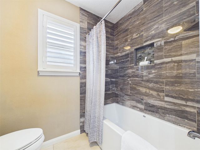 1010 Baronridge Drive, Seabrook, TX 77586