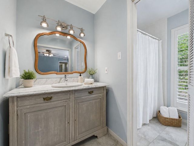 1010 Baronridge Drive, Seabrook, TX 77586