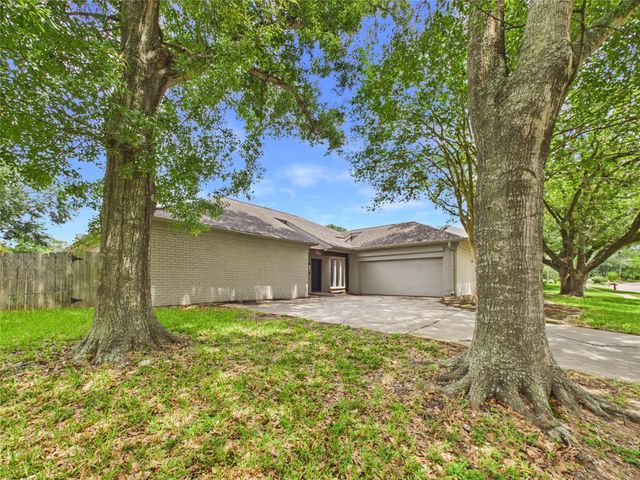 1010 Baronridge Drive, Seabrook, TX 77586