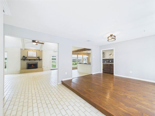 1010 Baronridge Drive, Seabrook, TX 77586
