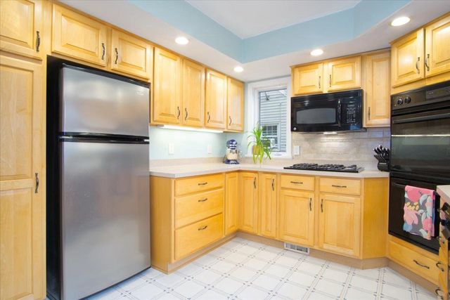 238 Kensington Drive, Madison, WI 53704