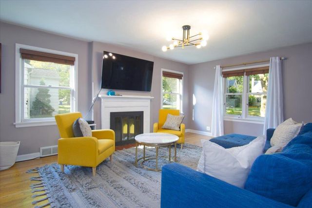 238 Kensington Drive, Madison, WI 53704