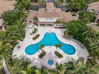 6556 Emerald Dunes Drive 302, West Palm Beach, FL 33411