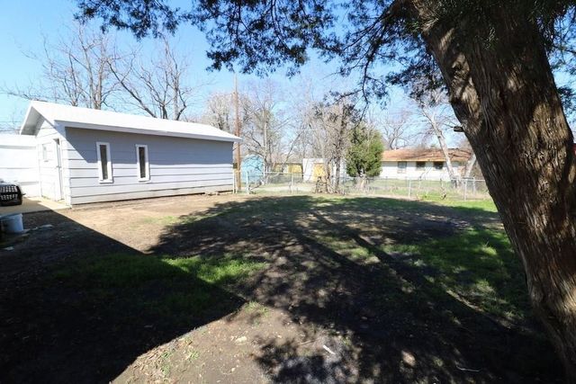 9821 Bluffcreek Drive, Dallas, TX 75227