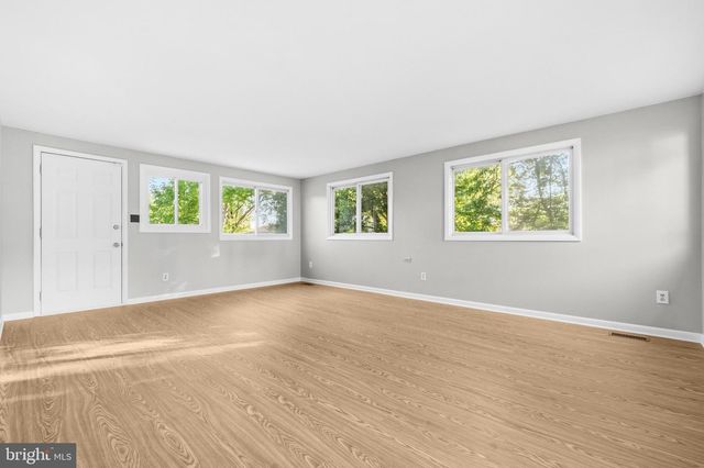 4304 KAREN ST, Suitland, MD 20746