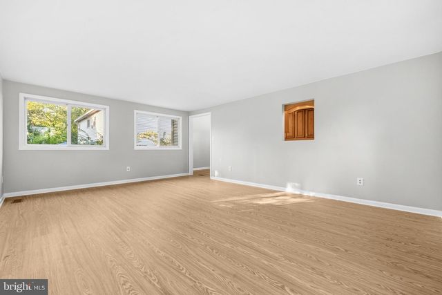 4304 KAREN ST, Suitland, MD 20746