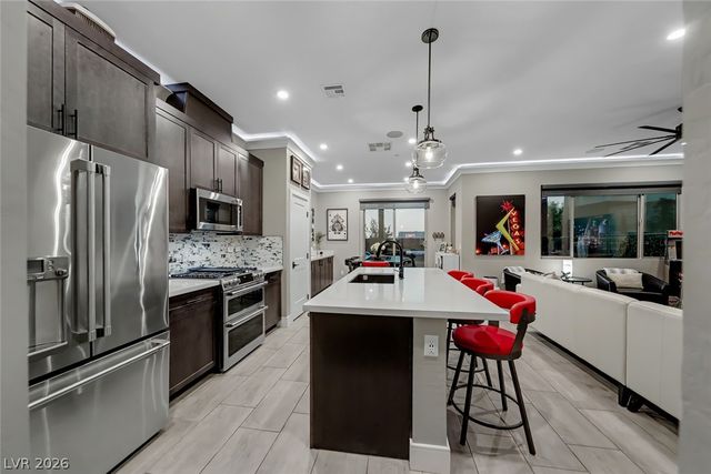 3200 Lumassina Way, Henderson, NV 89044
