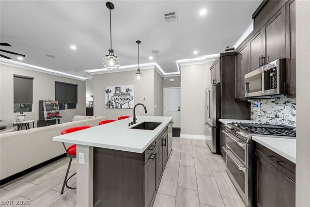 3200 Lumassina Way, Henderson, NV 89044