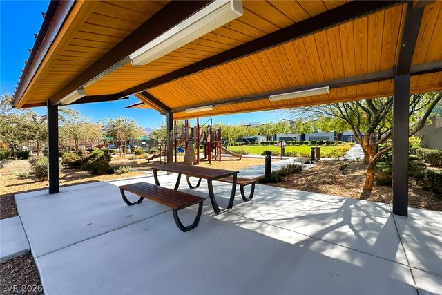 3200 Lumassina Way, Henderson, NV 89044