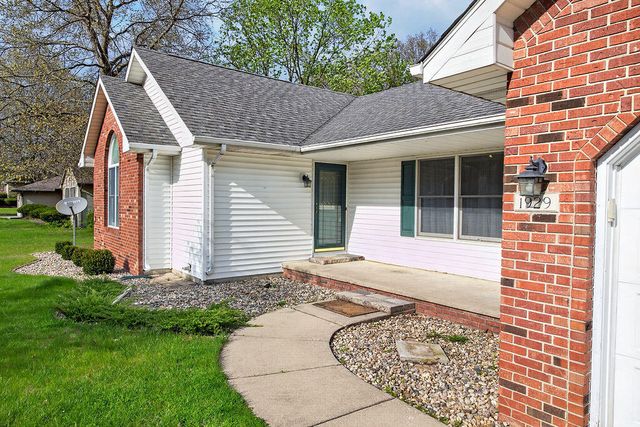 1929 Kapok Street SW, Demotte, IN 46310