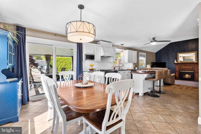 55 LAURA DR, Barto, PA 19504