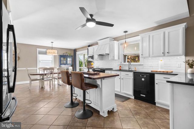 55 LAURA DR, Barto, PA 19504