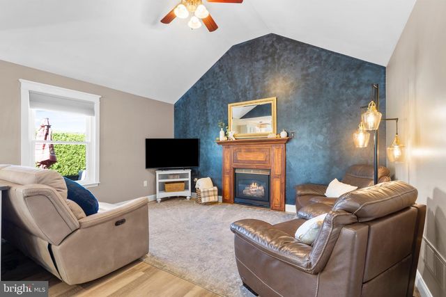 55 LAURA DR, Barto, PA 19504