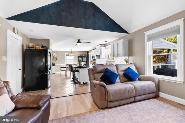 55 LAURA DR, Barto, PA 19504