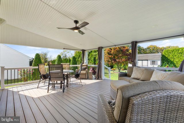 55 LAURA DR, Barto, PA 19504