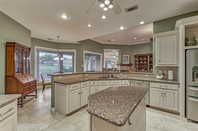 115 Brookgreen Circle N, Montgomery, TX 77356