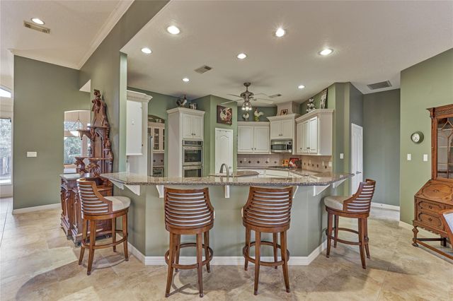 115 Brookgreen Circle N, Montgomery, TX 77356