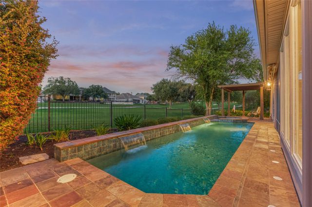 115 Brookgreen Circle N, Montgomery, TX 77356