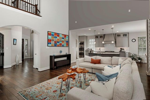 14 Red Barn Way, The Woodlands, TX 77389