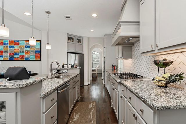 14 Red Barn Way, The Woodlands, TX 77389