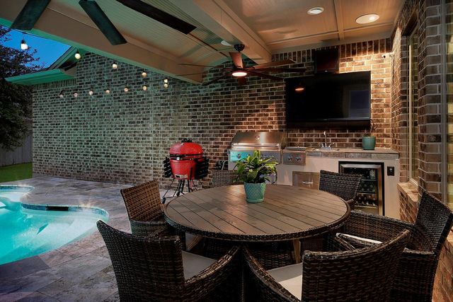 14 Red Barn Way, The Woodlands, TX 77389