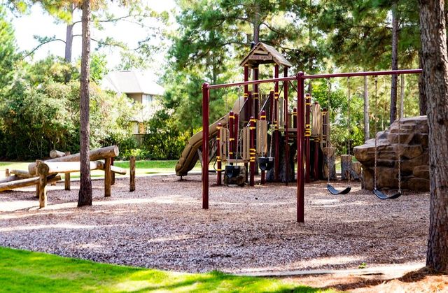 14 Red Barn Way, The Woodlands, TX 77389