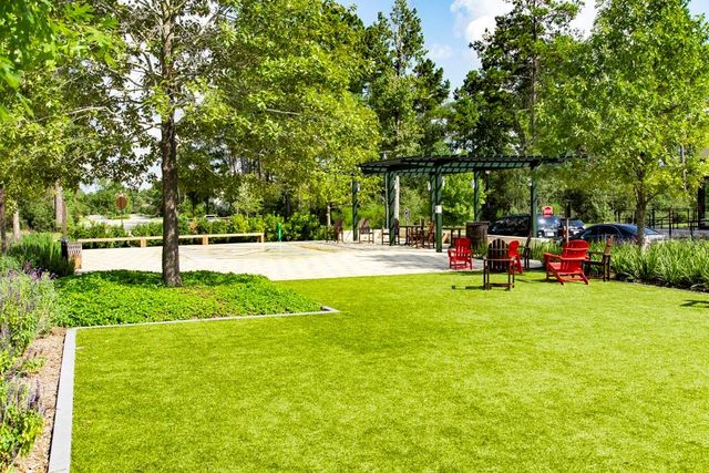 14 Red Barn Way, The Woodlands, TX 77389