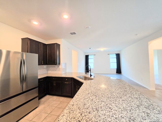 250 W FLOWING RIVER DR, Boerne, TX 78006