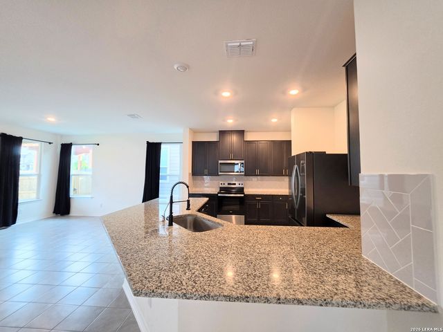 250 W FLOWING RIVER DR, Boerne, TX 78006