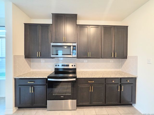 250 W FLOWING RIVER DR, Boerne, TX 78006