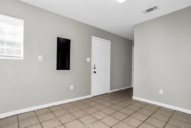 2412 Spiller Street, Fort Worth, TX 76105