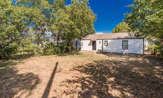 2412 Spiller Street, Fort Worth, TX 76105