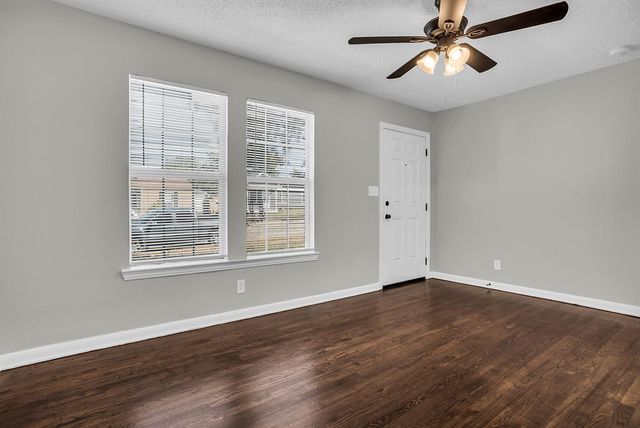 2412 Spiller Street, Fort Worth, TX 76105