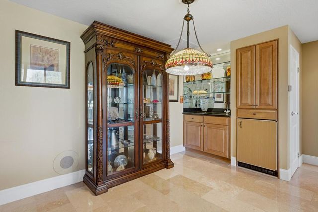 910 Island Drive 206, Rancho Mirage, CA 92270