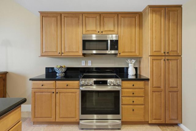 910 Island Drive 206, Rancho Mirage, CA 92270