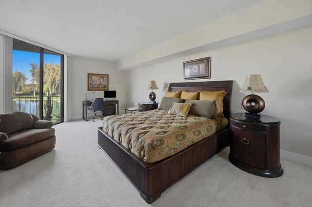 910 Island Drive 206, Rancho Mirage, CA 92270